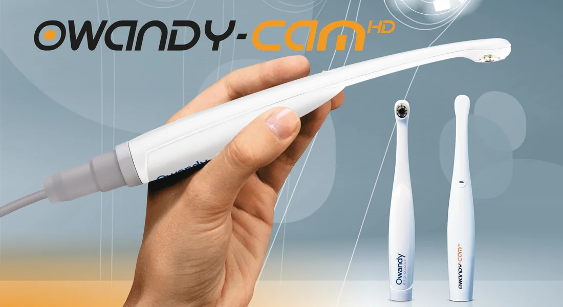OwandyCam HD en main — caméra intra-orale USB Owandy Radiology
